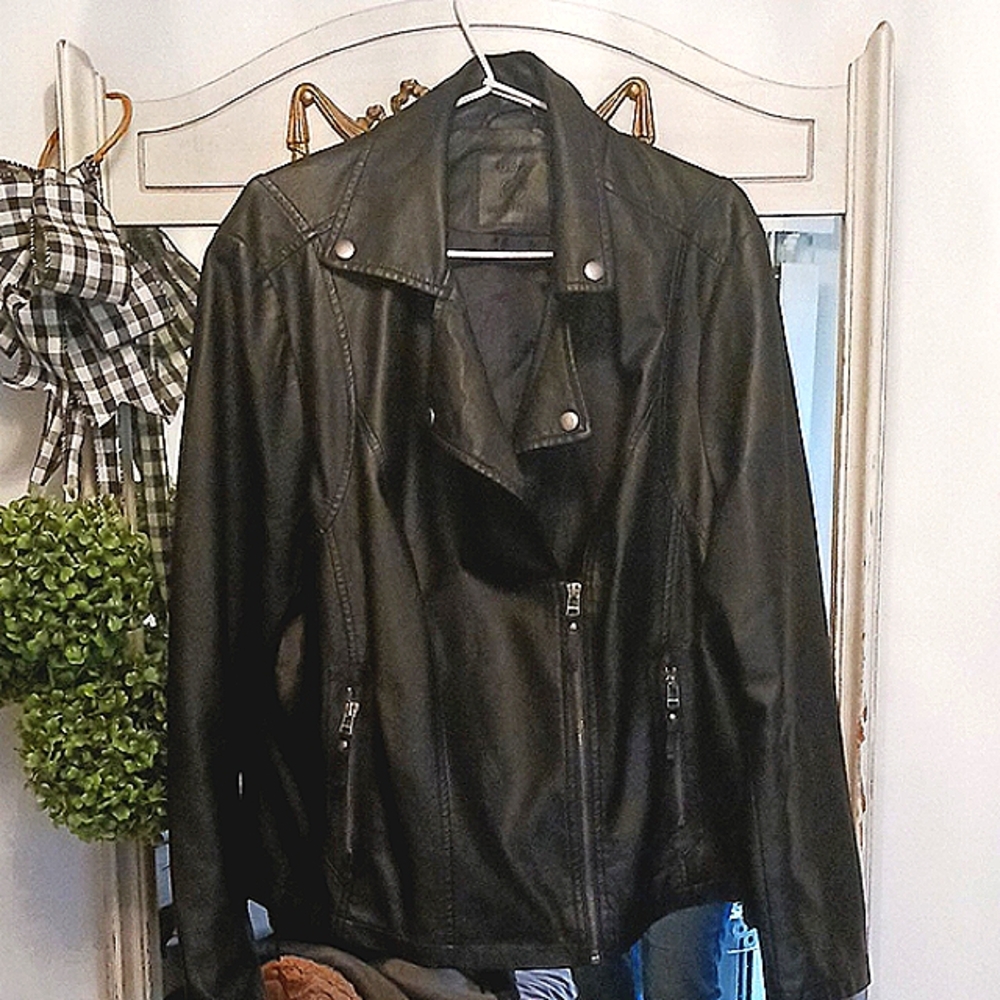 Stunning! Max Studio ⚜️ Quality Faux Leather Moto Jkt  XL ⚜️ NEW!